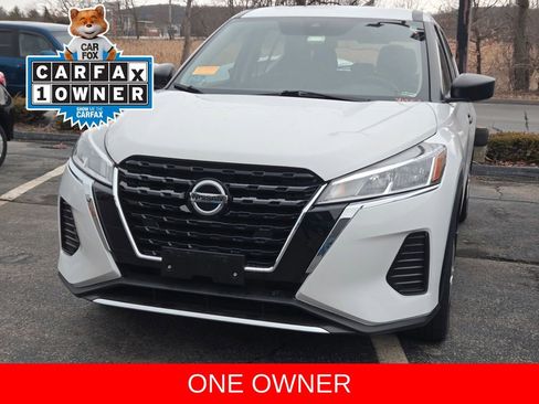 Used 2022 Nissan Kicks S image 3