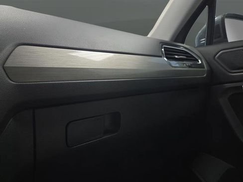 Used 2020 Volkswagen Tiguan SE w/ Panoramic Sunroof Package image 26