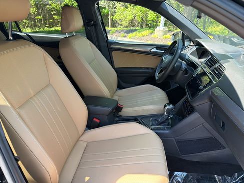 Used 2023 Volkswagen Tiguan SE FWD image 29