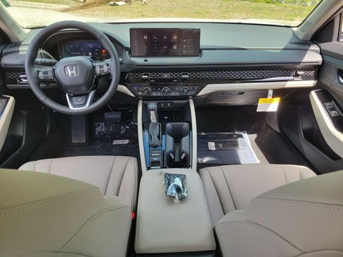 Used 2026 Honda Accord Touring image 17