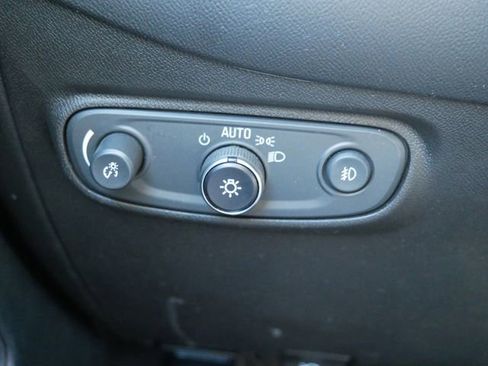 Used 2020 Chevrolet Equinox LT image 25