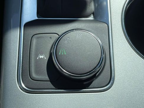 Used 2025 Chevrolet Blazer LT FWD image 28