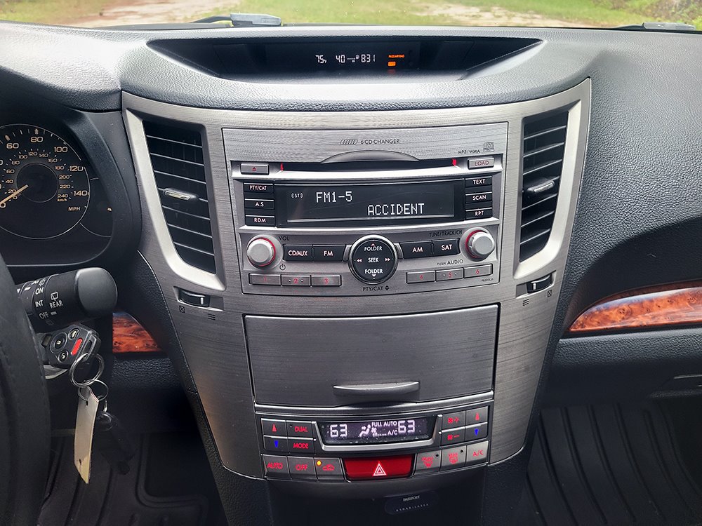 Used 2011 Subaru Outback 2.5i Limited w/ PWR Moonroof Pkg AWD/4WD image 35