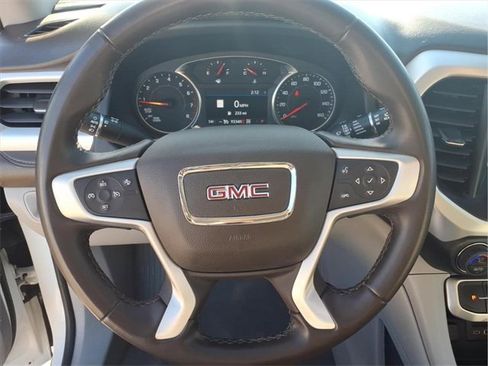 Used 2023 GMC Acadia SLT image 19