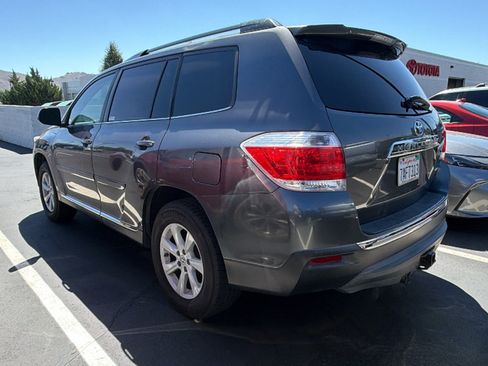 Used 2013 Toyota Highlander SE AWD/4WD image 3
