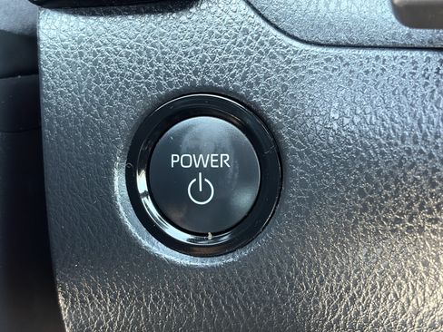 Used 2025 Toyota Camry SE w/ Convenience Package FWD image 24