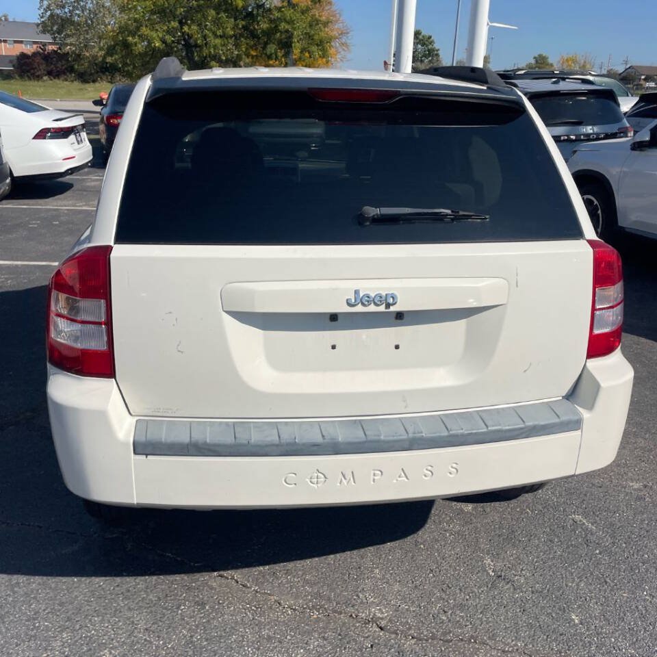 Used 2008 Jeep Compass Sport FWD image 4