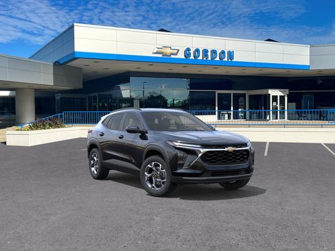 New 2026 Chevrolet Trax LT w/ Driver Confidence Package FWD image 1