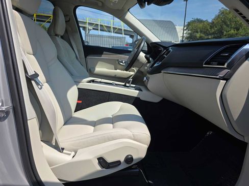 Certified 2023 Volvo XC90 T8 Plus AWD/4WD image 12