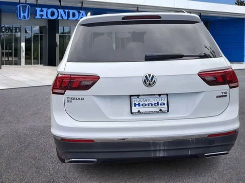 Used 2018 Volkswagen Tiguan SE w/ Panoramic Sunroof Package AWD/4WD image 7