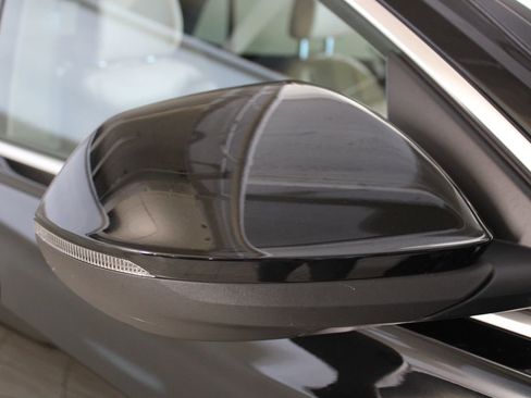 Used 2023 Audi Q8 Premium Plus image 25