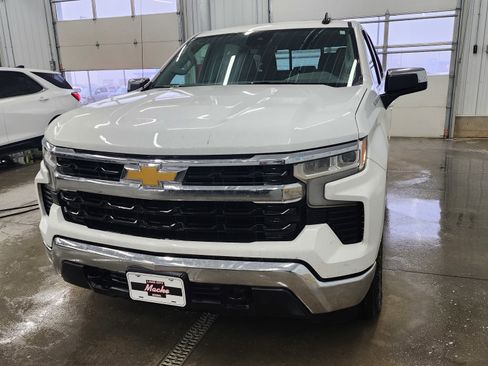 Used 2025 Chevrolet Silverado 1500 LT w/ Leather Package image 2