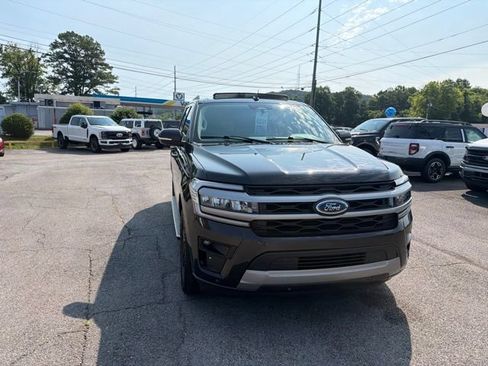 Used 2023 Ford Expedition XLT RWD image 11
