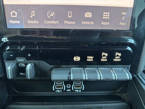 Used 2025 RAM 2500 Laramie w/ Night Edition image 42