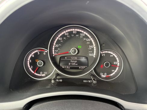 Used 2014 Volkswagen Beetle TDI image 8