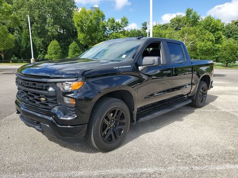 Used 2025 Chevrolet Silverado 1500 Custom AWD/4WD image 2