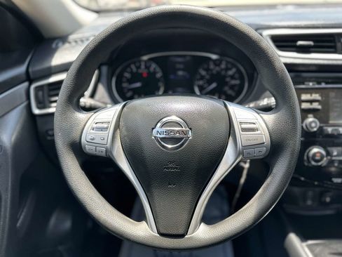 Used 2015 Nissan Rogue S FWD image 18