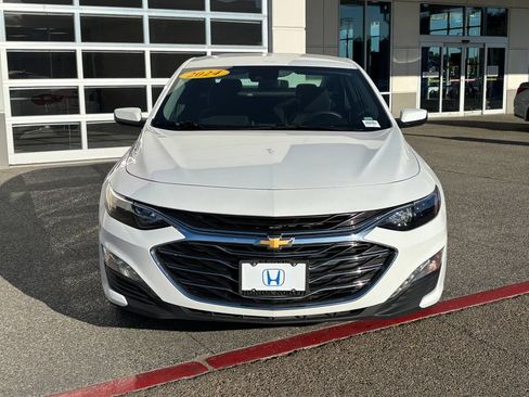 Used 2024 Chevrolet Malibu LT FWD image 2