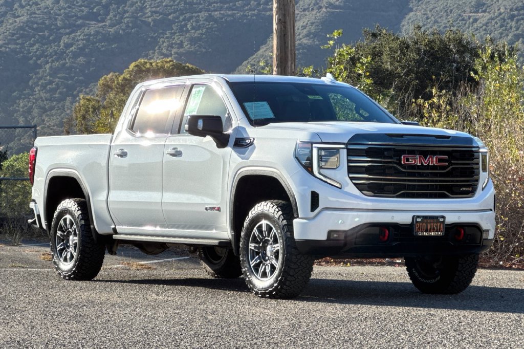 Used 2024 GMC Sierra 1500 AT4 w/ Technology Package AWD/4WD image 2
