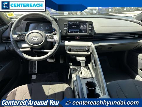 Used 2025 Hyundai Elantra Sport FWD image 9