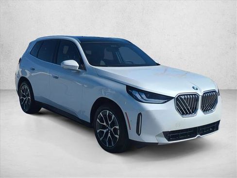 Certified 2025 BMW X3 xDrive30i w/ Premium Package AWD/4WD image 3