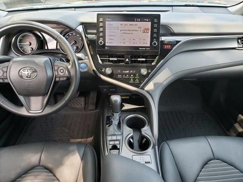 Used 2024 Toyota Camry SE w/ Cold Weather Package FWD image 12