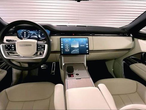 New 2026 Land Rover Range Rover Long Wheelbase SE image 6