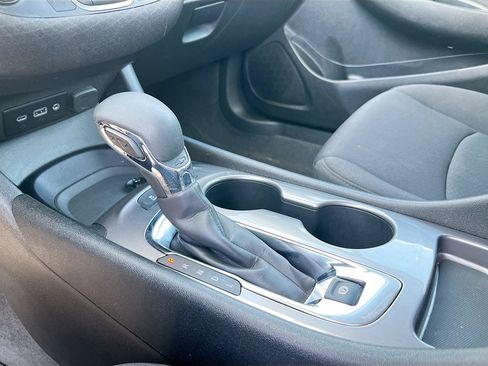 Used 2024 Chevrolet Malibu LS FWD image 16