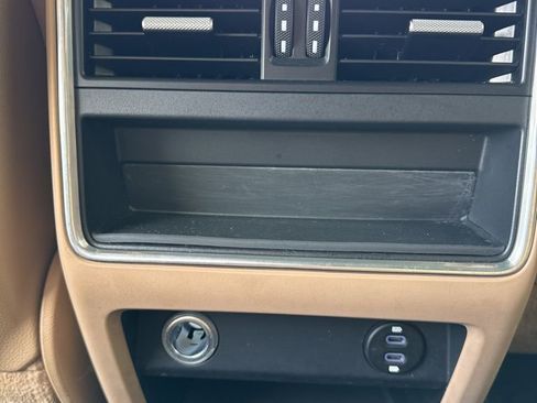 Used 2023 Porsche Cayenne image 13