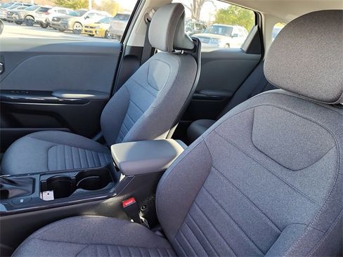 New 2025 Kia K4 EX image 12