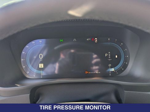 New 2025 Volvo XC40 B5 Core w/ Protection Package Premier image 14