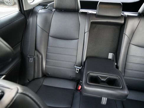 Used 2023 Toyota RAV4 XLE Premium image 12