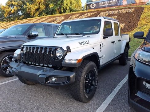 Used 2021 Jeep Gladiator Sport AWD/4WD image 4