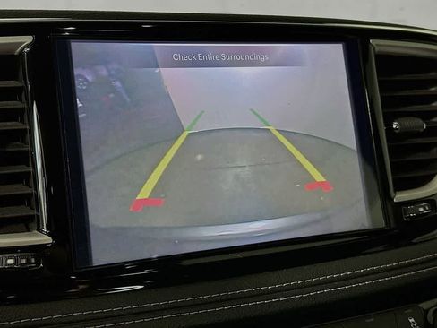 Used 2021 Chrysler Pacifica Touring w/ S Appearance Package FWD image 28