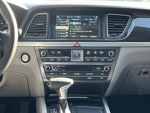 Used 2018 Genesis G80 3.8 w/ Option Group 02 image 15