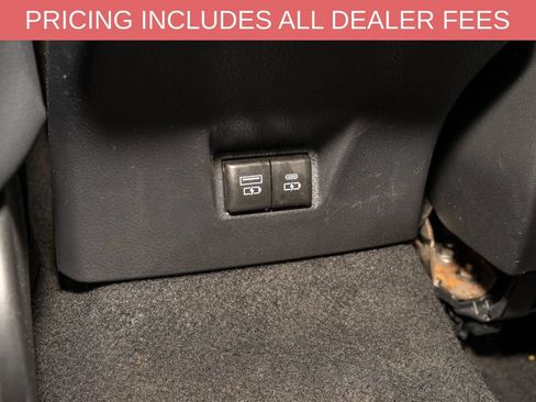 Used 2025 Toyota Camry SE FWD image 7