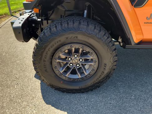 New 2025 Jeep Wrangler Unlimited Rubicon 392 image 16