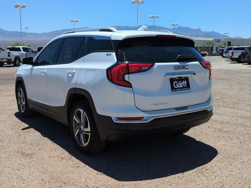 Used 2021 GMC Terrain SLT w/ LPO, Cargo Package FWD image 5