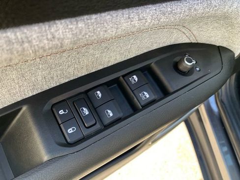 Used 2022 Jeep Compass Latitude image 18