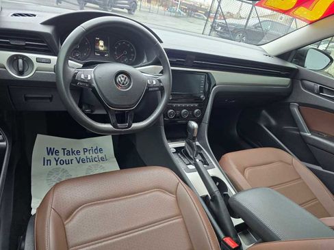 Used 2022 Volkswagen Passat 2.0T SE image 14