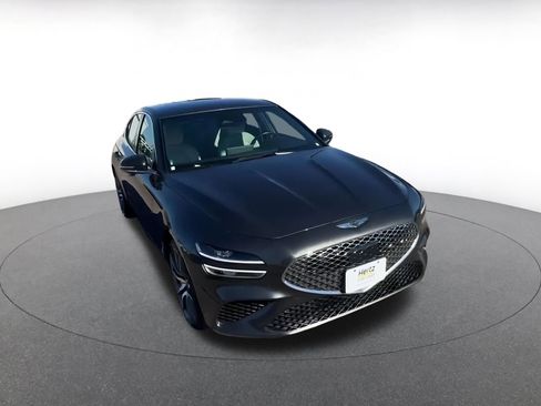 Used 2025 Genesis G70 2.5T image 3