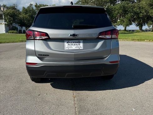Used 2023 Chevrolet Equinox LS w/ LS Convenience Package FWD image 4