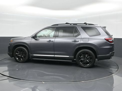 Certified 2025 Honda Pilot Touring image 4