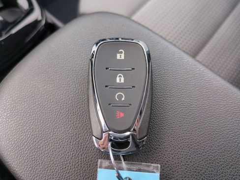 Certified 2025 Chevrolet Trax LT image 33