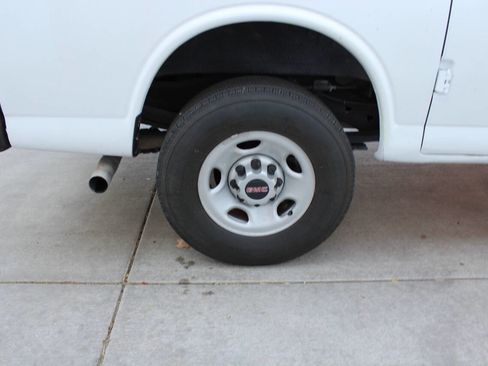 Used 2023 GMC Savana 2500 w/ Driver Convenience Package image 20