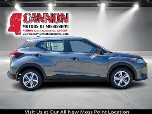 New 2025 Nissan Kicks Play S image 6