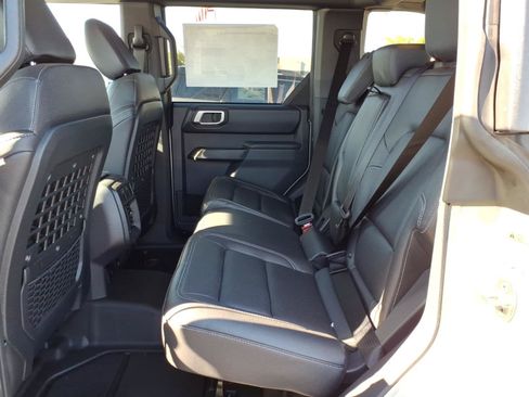 New 2026 Ford Bronco Badlands w/ Sasquatch Package AWD/4WD image 7