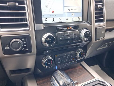 Used 2016 Ford F150 Lariat w/ Equipment Group 502A Luxury AWD/4WD image 19