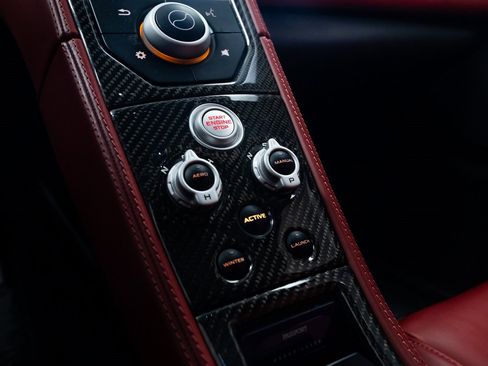 Used 2015 McLaren 650S Base image 18