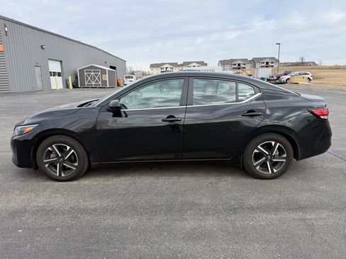 Used 2024 Nissan Sentra SV image 4